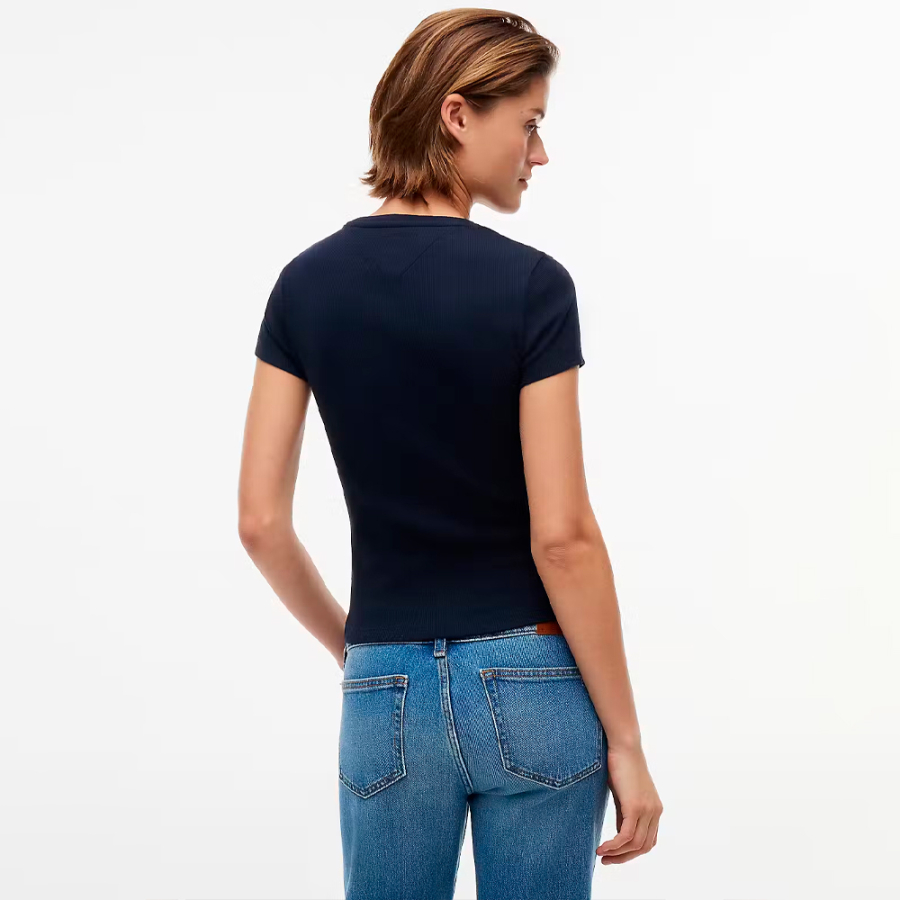 camiseta-slim-essential-com-logo-2