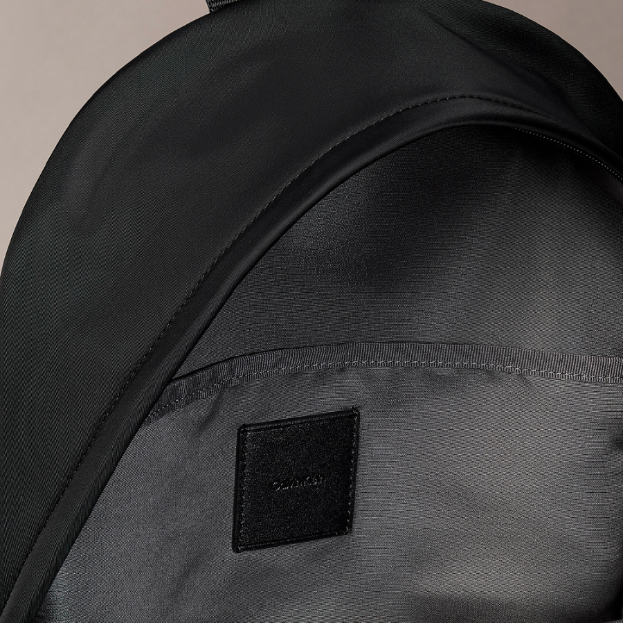 mochila-redonda-de-nailon