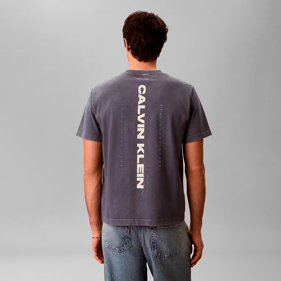 t-shirt-con-grafica-washed-spine t-shirt-con-grafica-washed-spine