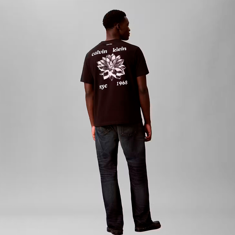 camiseta-com-estampa-grafica