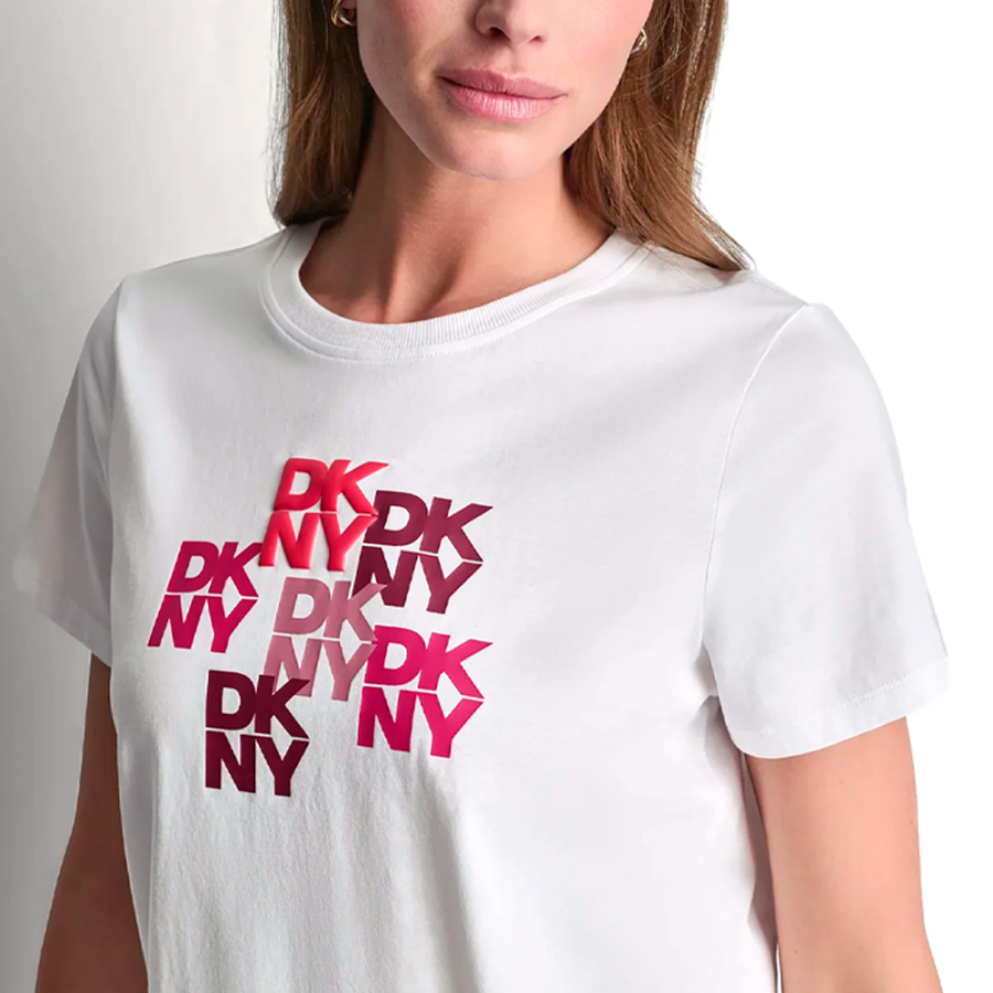 camiseta-camuflada-com-logotipo-em-midia-mista