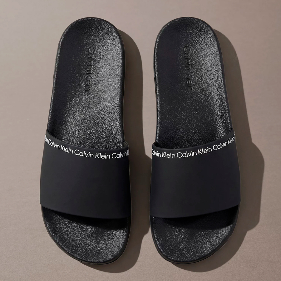 chanclas-contorneadas-con-logo