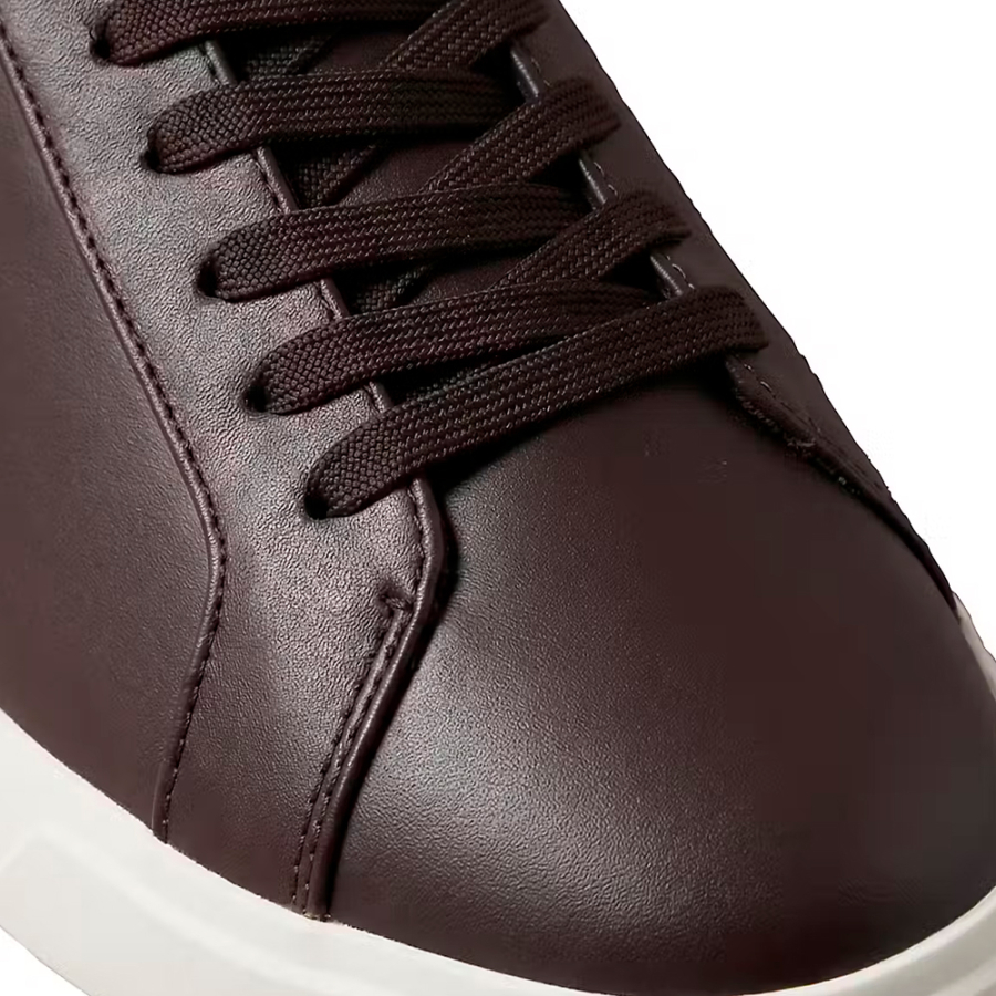 zapatillas-de-piel-con-logo-distintivo