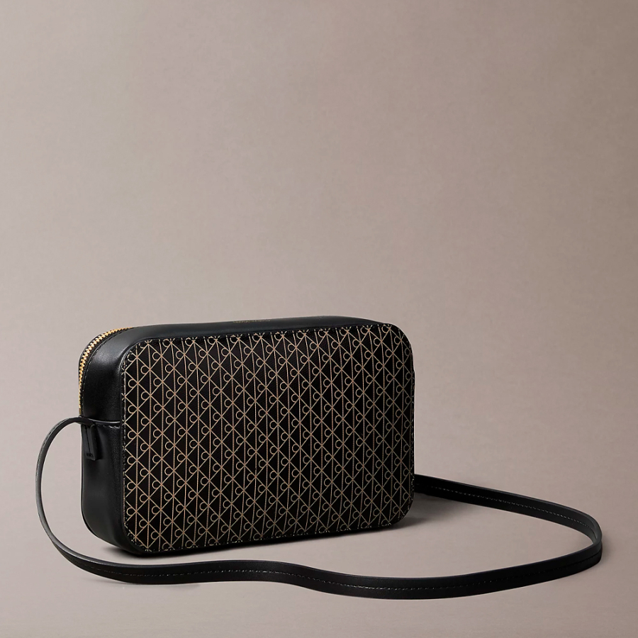bolso-para-camara-con-logo-con-emblema-en-todo-el-articulo bolso-para-camara-con-logo-con-emblema-en-todo-el-articulo