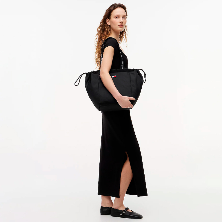 bolso-tote-essential-con-inscripcion-del-logo bolso-tote-essential-con-inscripcion-del-logo