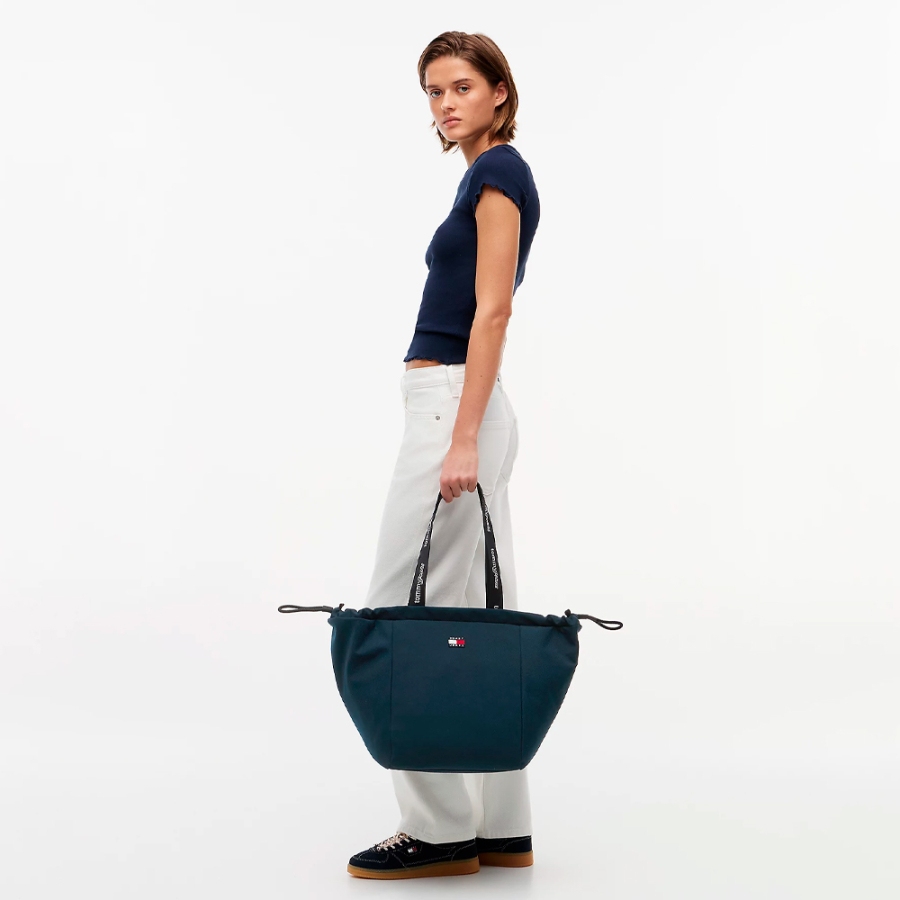 bolso-tote-essential-con-inscripcion-del-logo bolso-tote-essential-con-inscripcion-del-logo