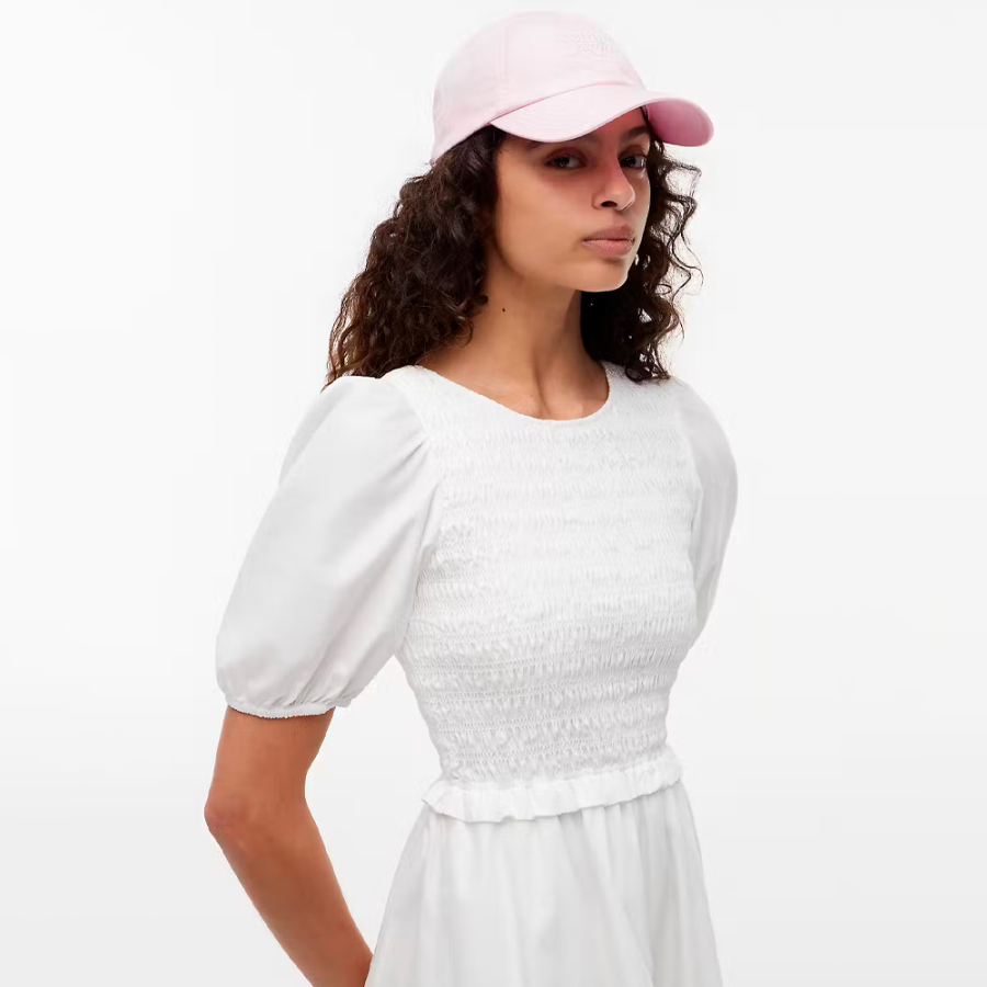 baseball-cap-with-embroidered-logo baseball-cap-with-embroidered-logo