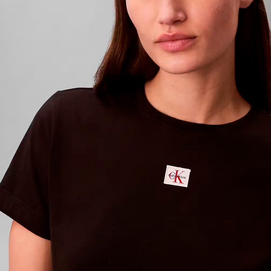 camiseta-de-algodon-suave-con-insignia