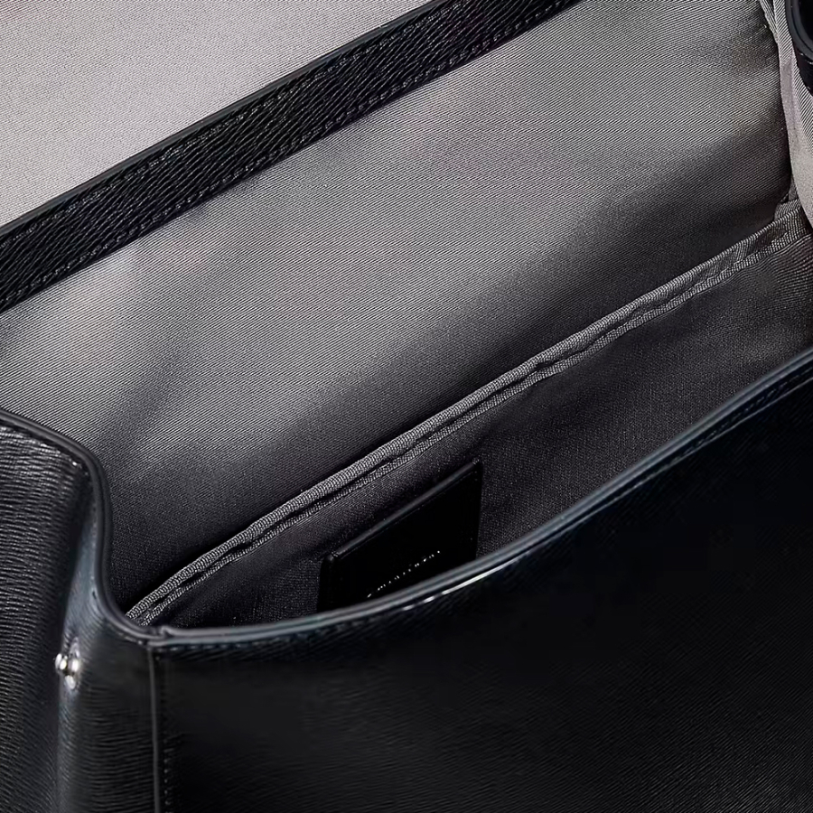 mochila-com-aba-emblematica mochila-com-aba-emblematica