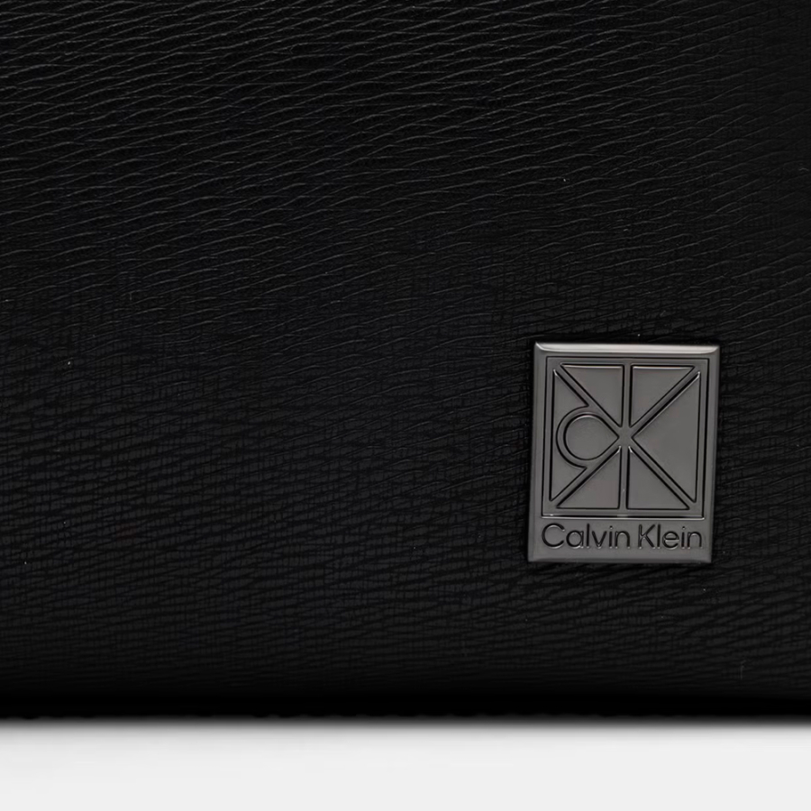 mochila-com-aba-emblematica mochila-com-aba-emblematica