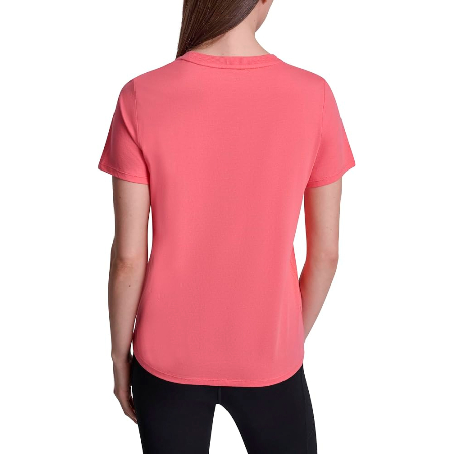 camiseta-varsity-ny-com-logo-na-manga-e-modelagem-relaxada