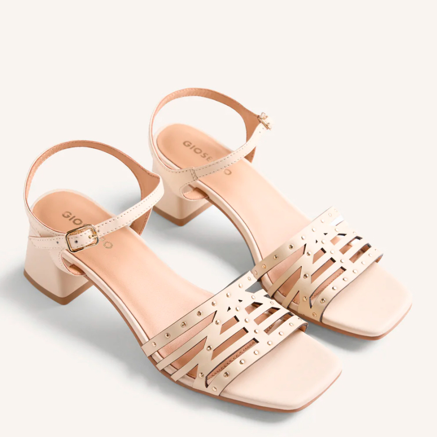 sandalias-tacon-piel-y-tachas-bais sandalias-tacon-piel-y-tachas-bais