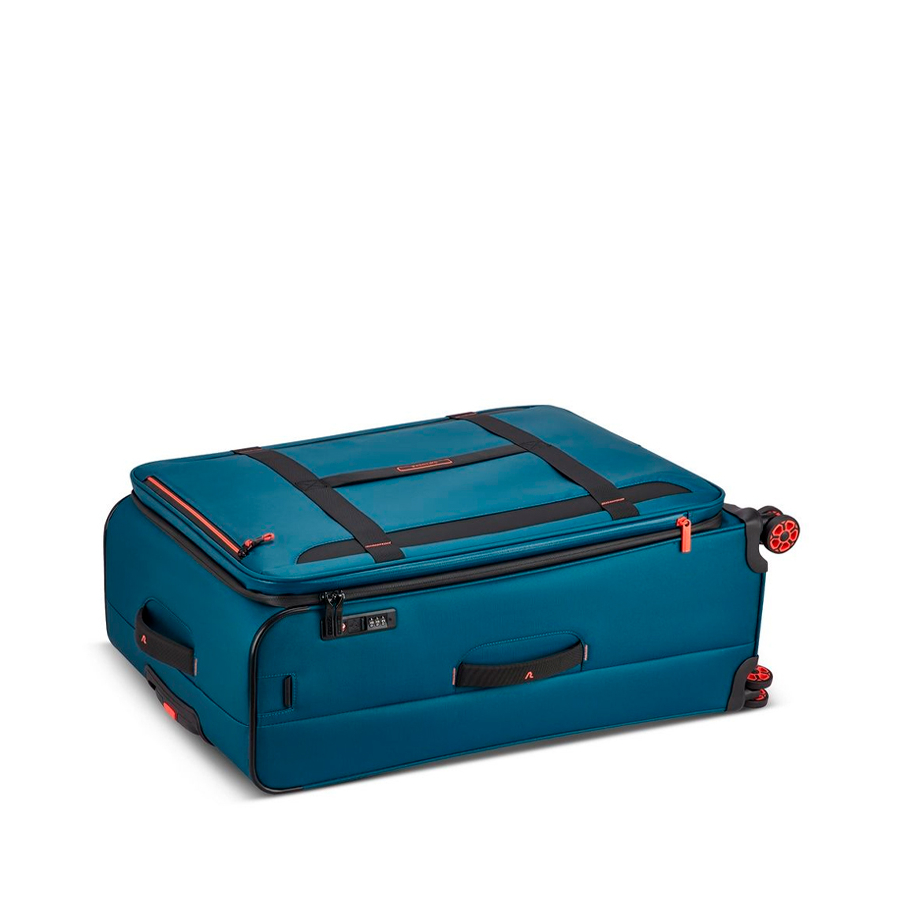 norway-cabin-suitcase norway-cabin-suitcase