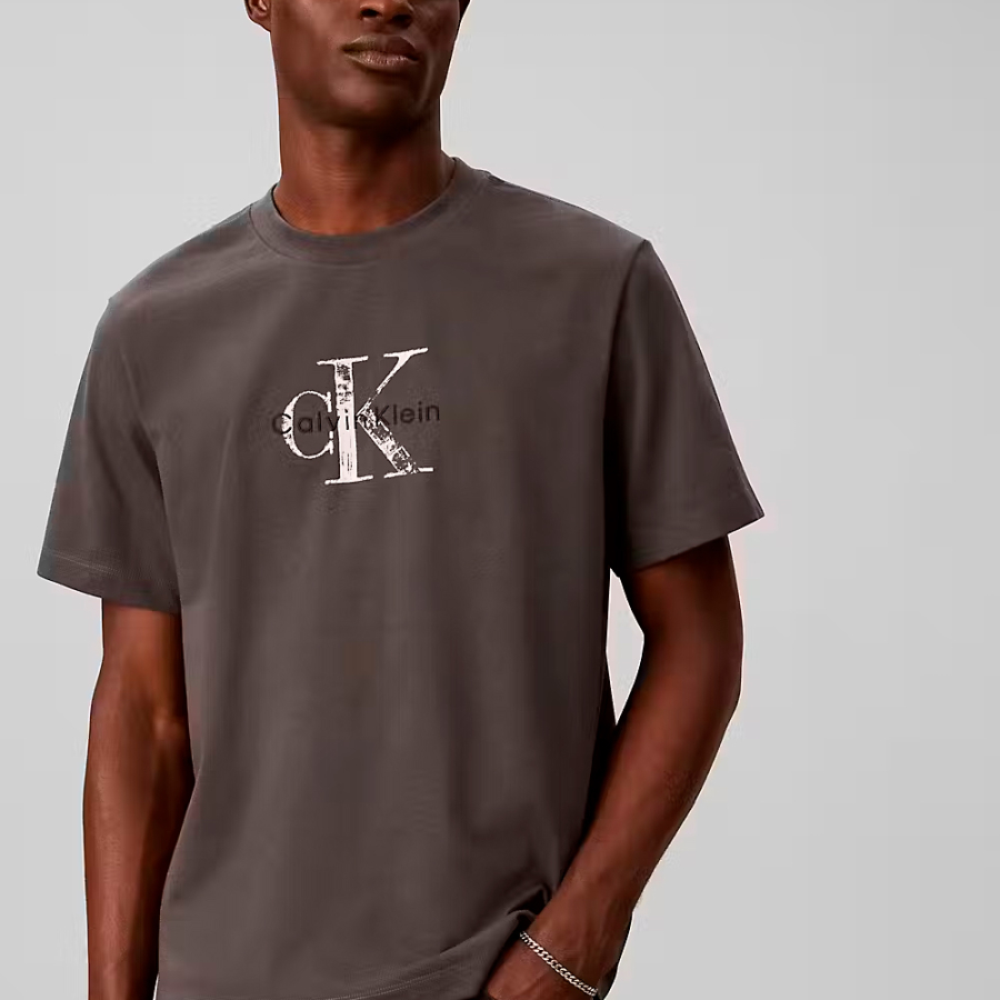 distress-logo-t-shirt
