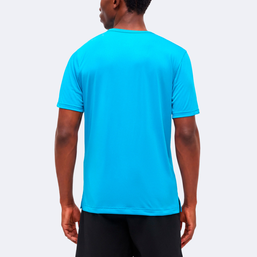 t-shirt-sportiva-essenziale-e-multiuso