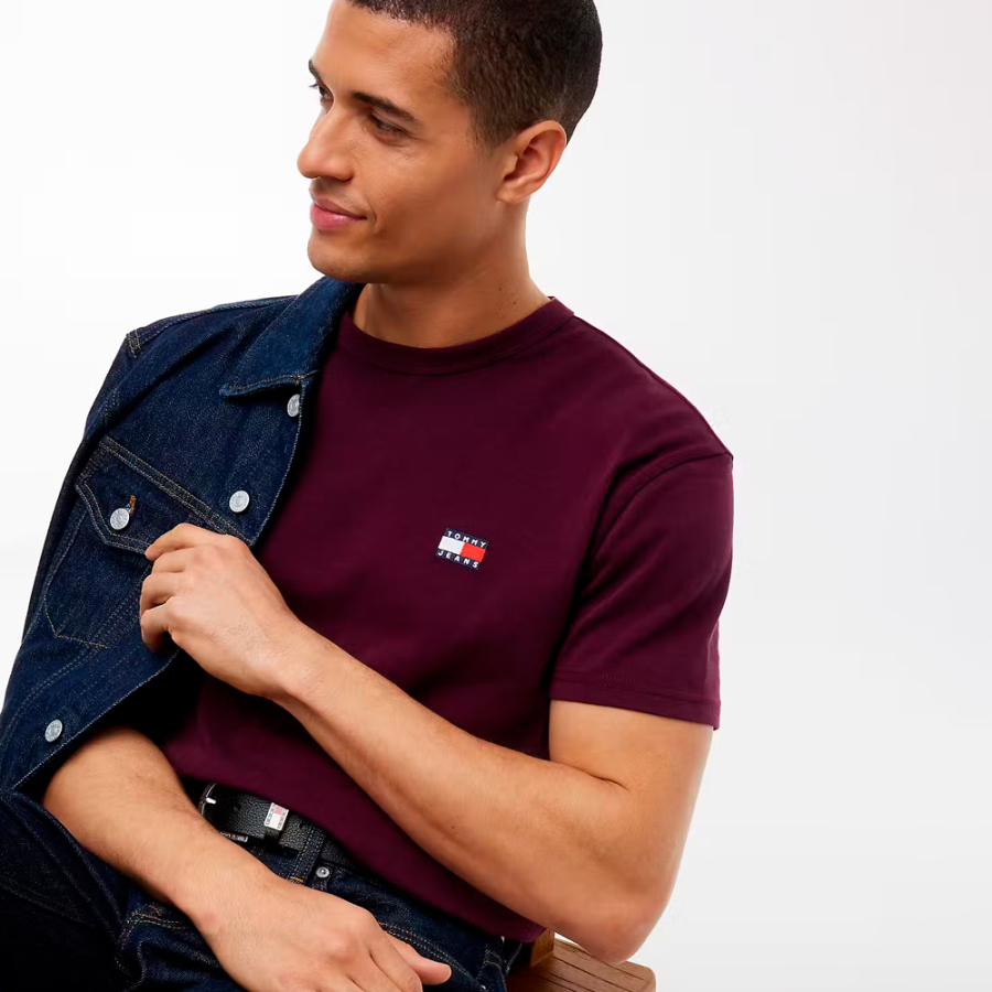 camiseta-de-cuello-redondo-con-parche-tonal camiseta-de-cuello-redondo-con-parche-tonal