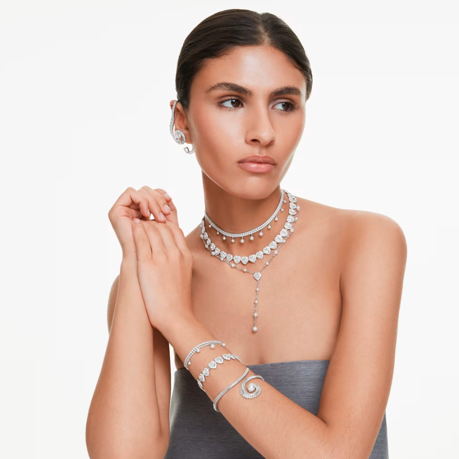 ariana-grande-x-swarovski-y-shaped-necklace ariana-grande-x-swarovski-y-shaped-necklace