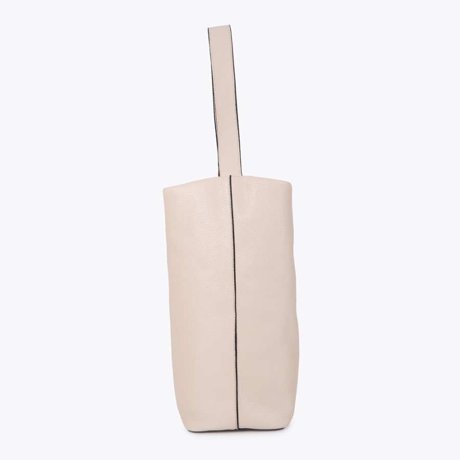 bolso-shopper-con-pompones