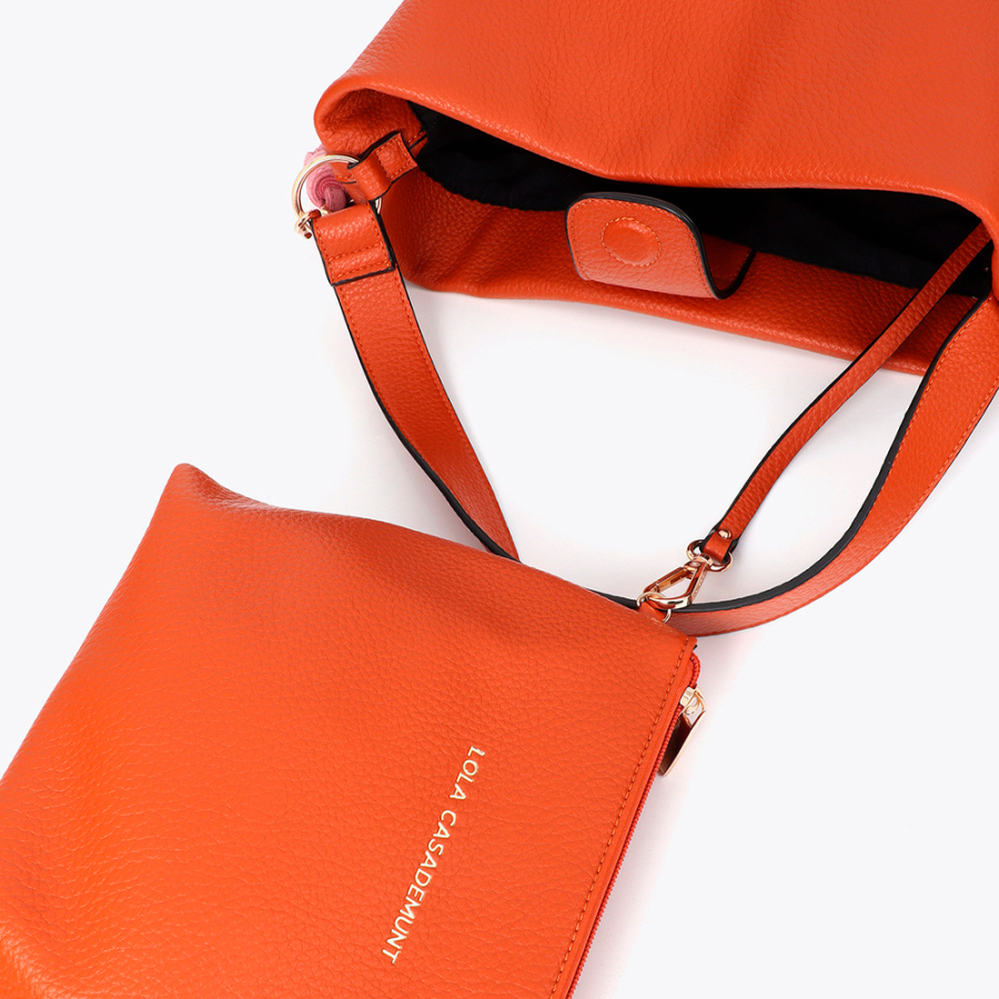 bolso-shopper-con-pompones