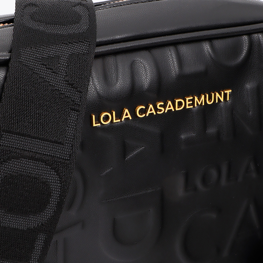 shoulder-bag-with-engraved-logo shoulder-bag-with-engraved-logo