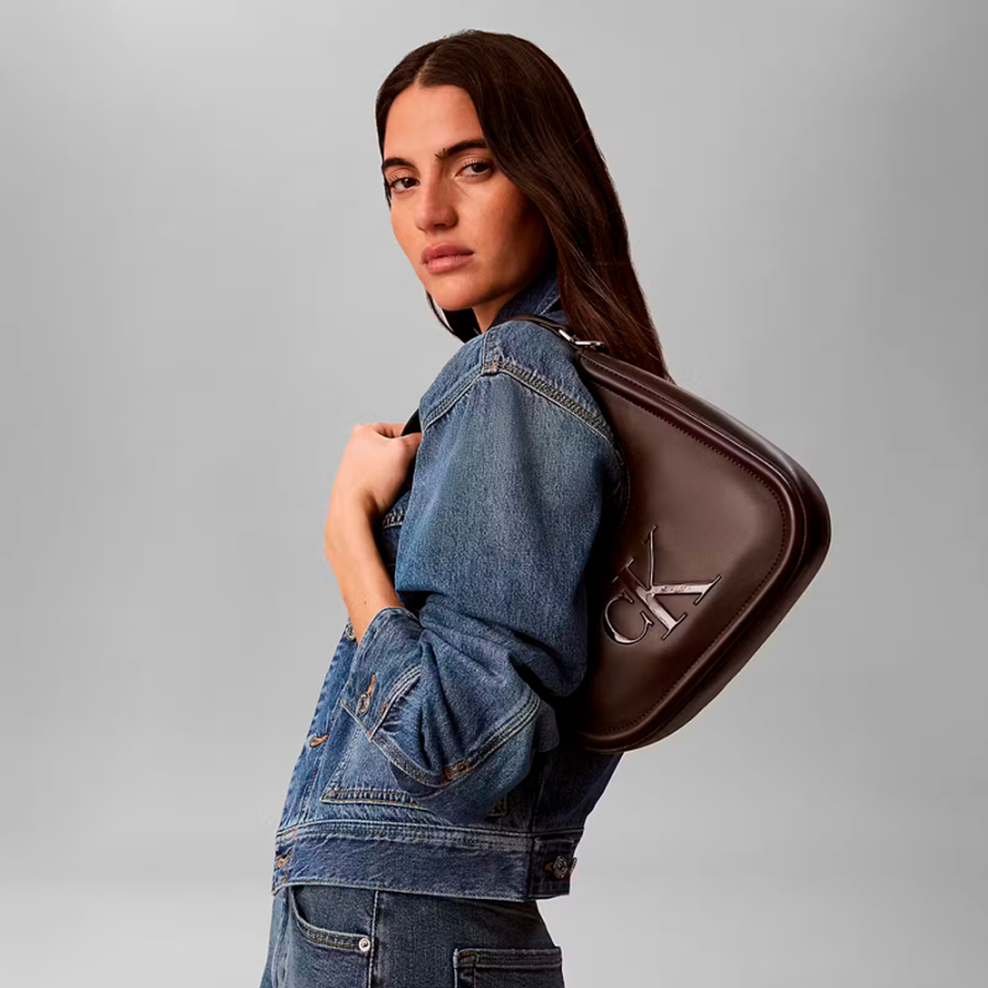 bolso-crescent-con-monograma-grabado