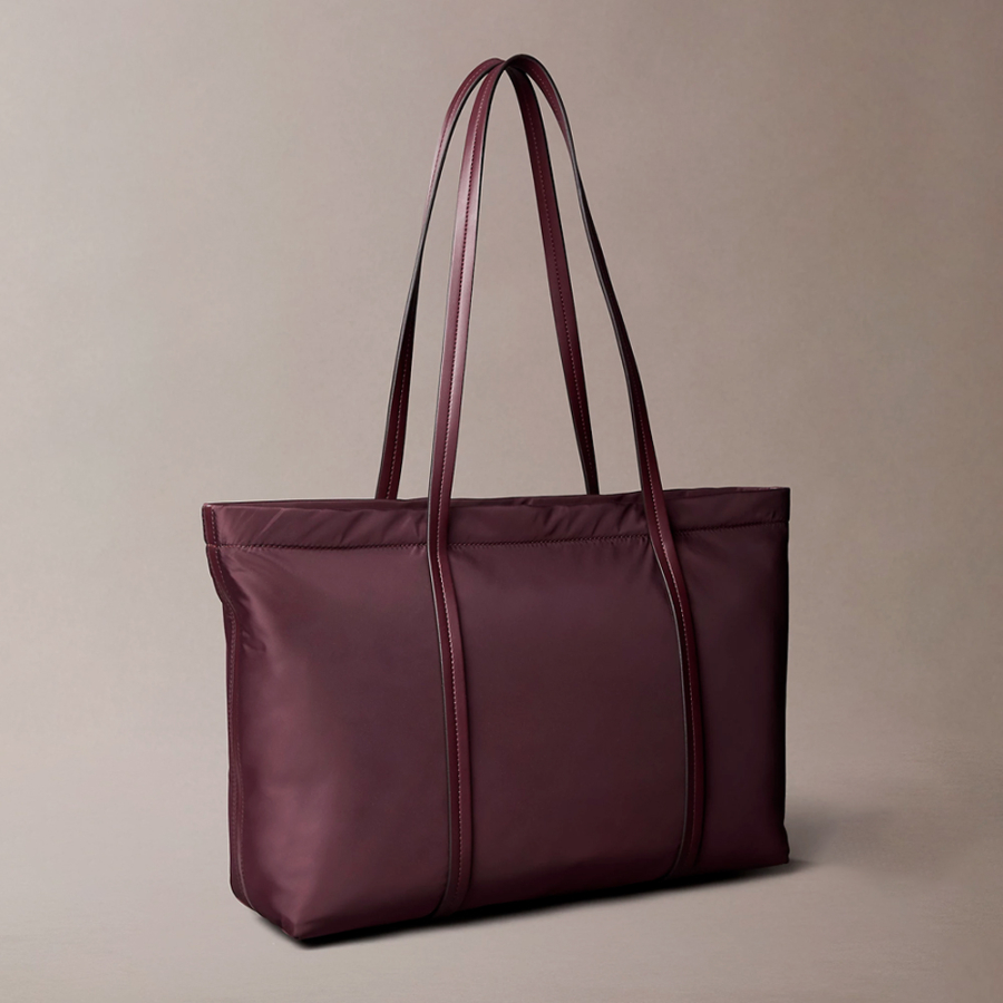 bolso-tote-con-logo-monograma-grabado