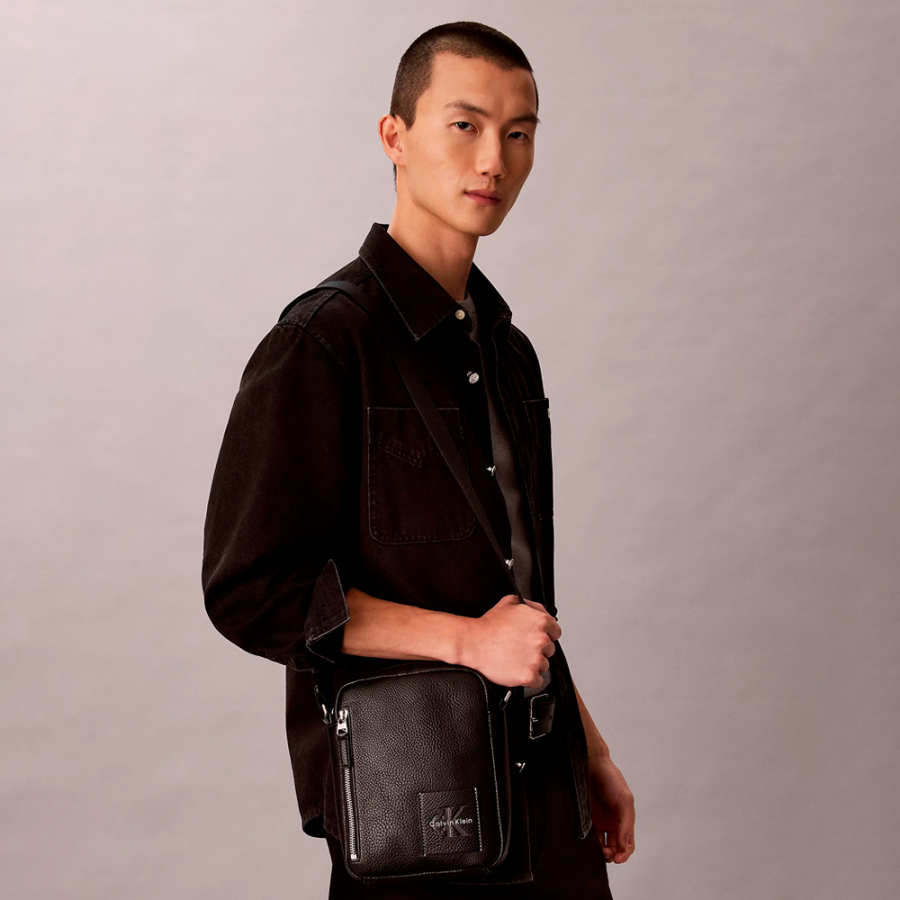sac-de-reporter-avec-logo-monogramme sac-de-reporter-avec-logo-monogramme