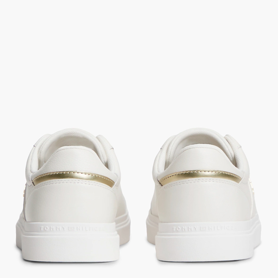 zapatillas-deportivas-de-pie