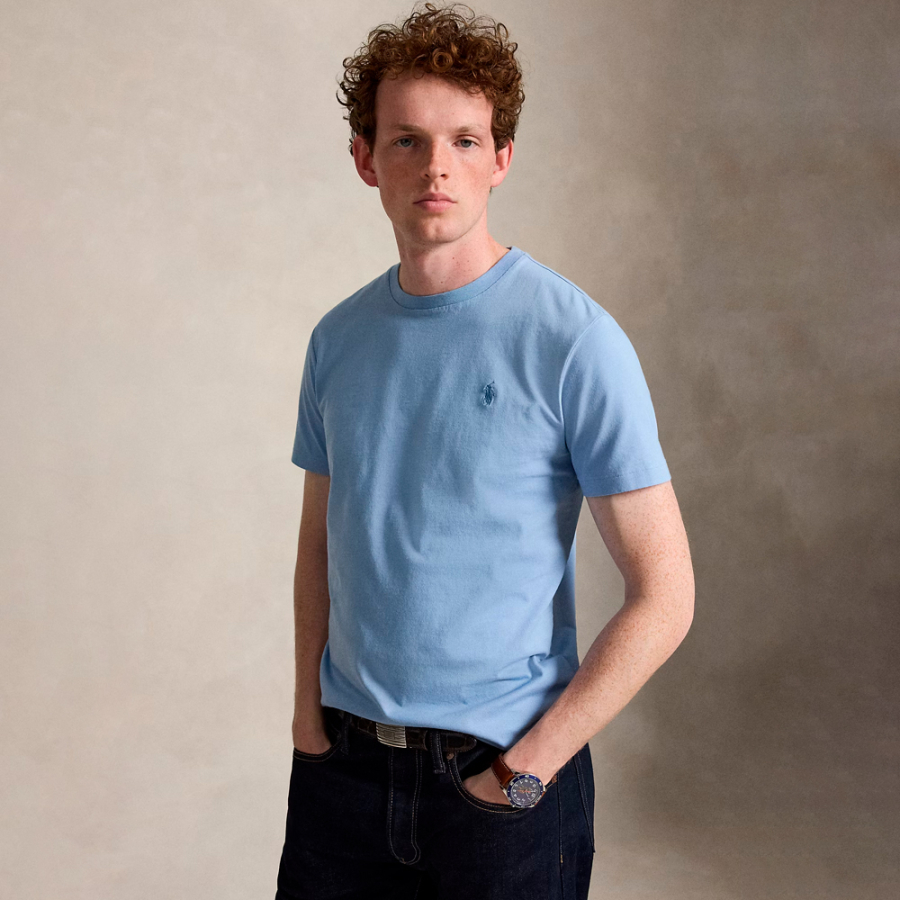 massgeschneidertes-schmal-geschnittenes-strick-t-shirt massgeschneidertes-schmal-geschnittenes-strick-t-shirt