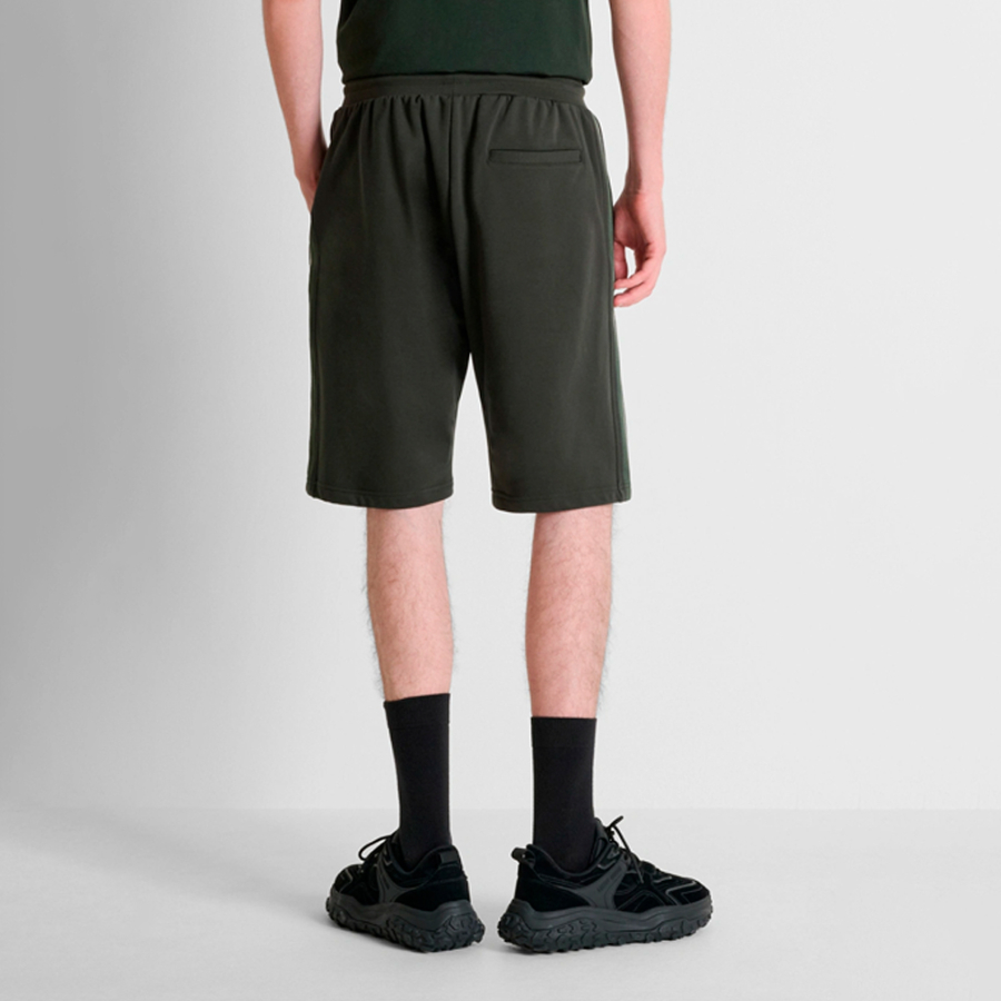 regular-fit-shorts-with-patch regular-fit-shorts-with-patch