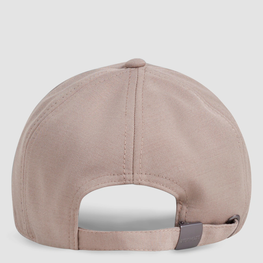 gorra-con-logo-3d-metalico