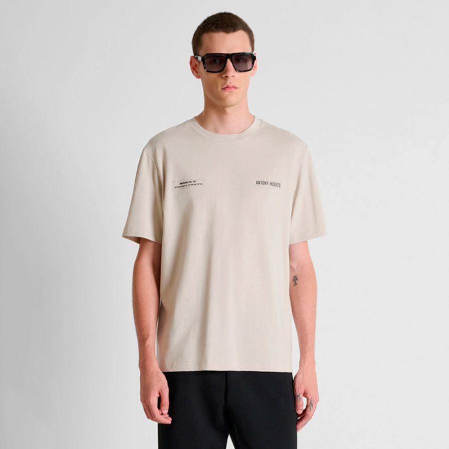 lassiges-t-shirt-mit-aufdruck lassiges-t-shirt-mit-aufdruck