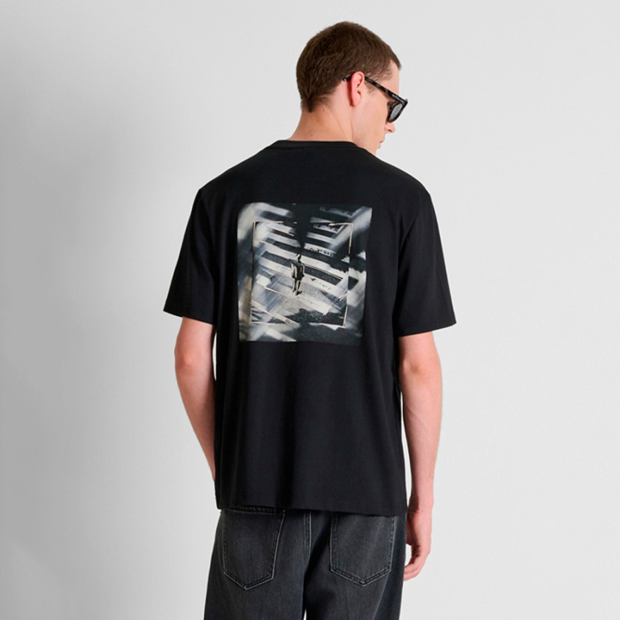 lassiges-t-shirt-mit-aufdruck lassiges-t-shirt-mit-aufdruck