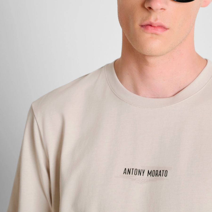 regular-fit-t-shirt-with-print-on-the-front