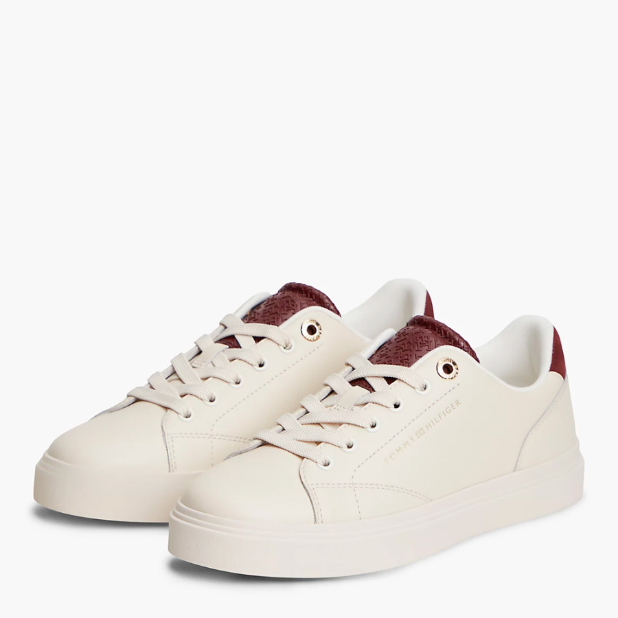 sportschuhe-mit-cupsohle-und-kontrastierendem-leder-obermaterial sportschuhe-mit-cupsohle-und-kontrastierendem-leder-obermaterial
