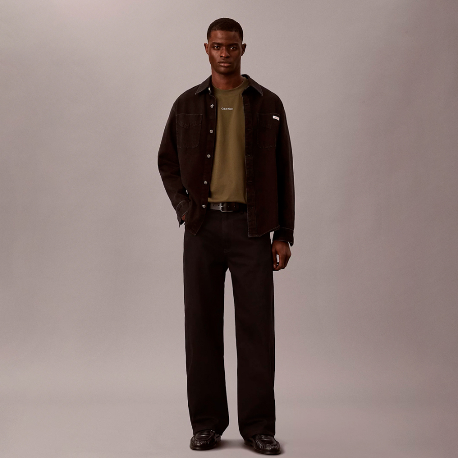 loose-fitting-t-shirt-with-logo-on-the-back