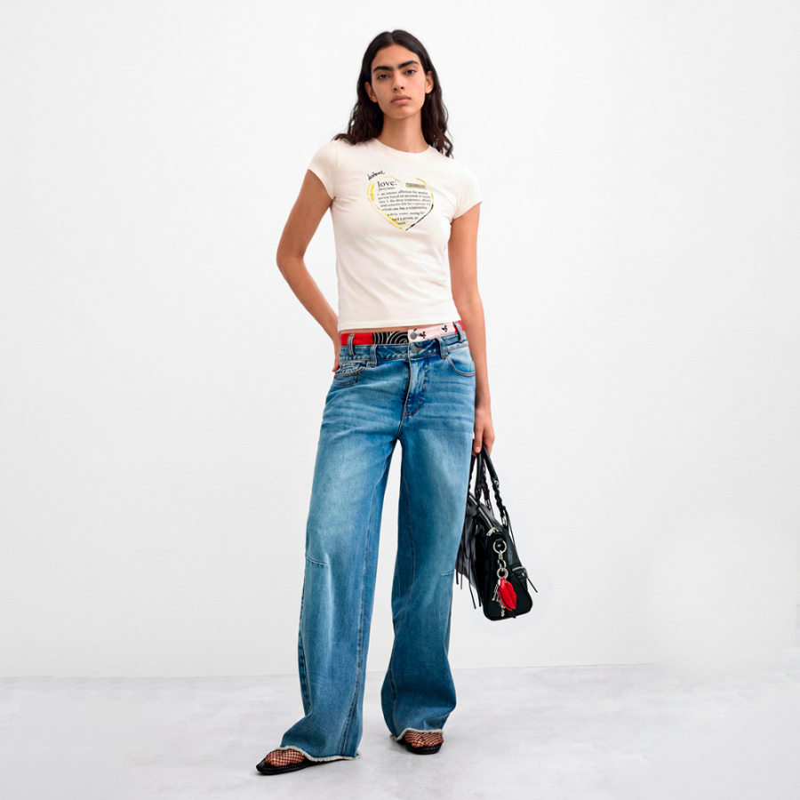 t-shirt-with-printed-message