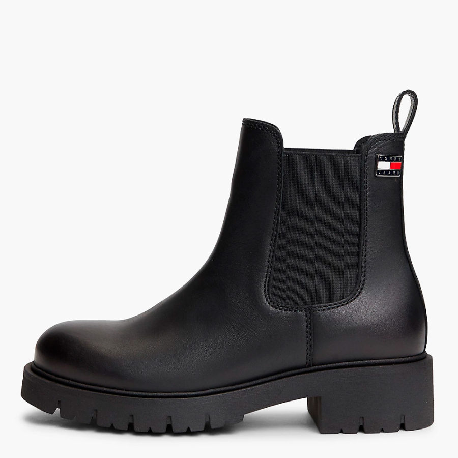leather-chelsea-boots-with-studs