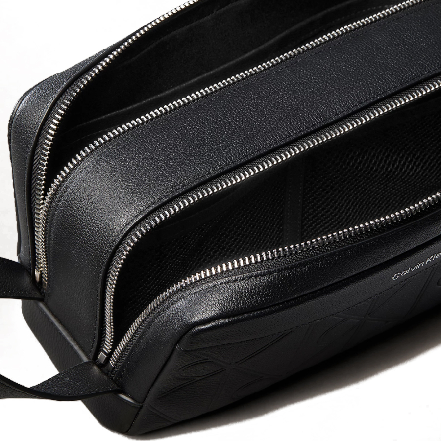 toiletry-bag-with-engraved-iconic-logo