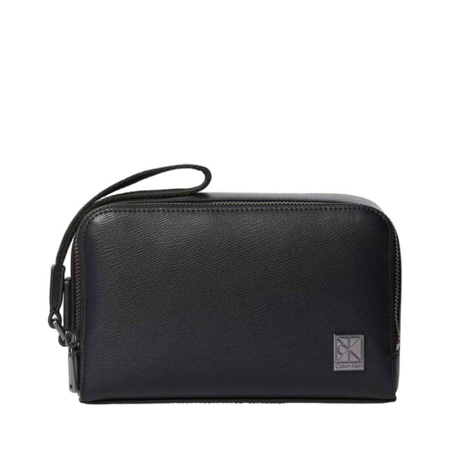 toiletry-bag-with-emblem